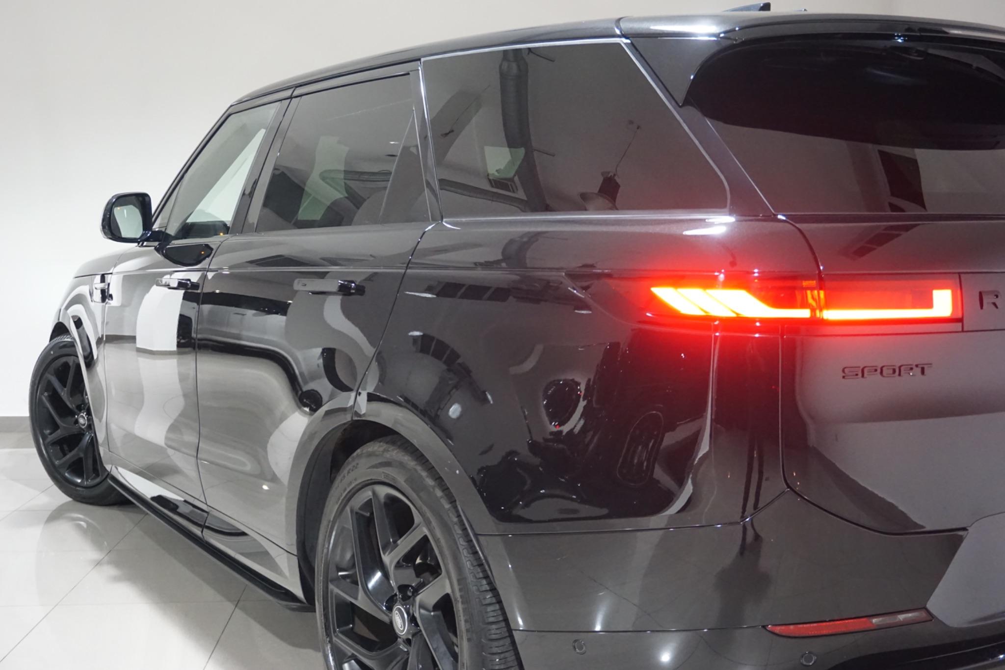 Land Rover Range Rover Sport 3.0 D300 MHEV Dynamic SE Auto 4WD Euro 6 (s/s) 5dr
